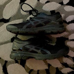 ASICS Gel kayano 25 size 9.5